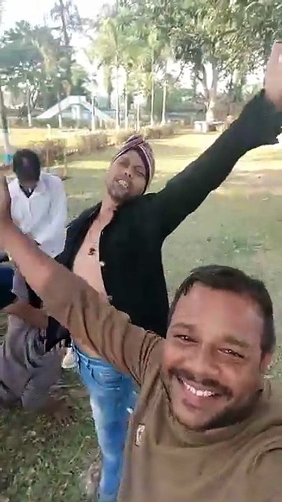 Es Kadar pila mujhe Tujhko Bhul jau mai