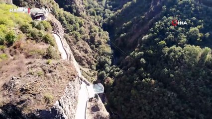Artvin'deki bazalt kayalıkları ziyaretçi akınına uğruyor