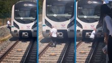 Makinist raylarda duran yavru kediyi için treni durdurdu