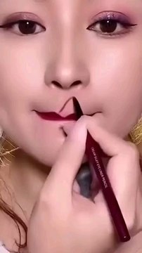 5 Minute Crafts Beauty Blender lipstick Hacks | 5 minute crafts weird hacks #5minutecraftsBarbie