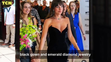 Dakota Johnson’s Smile Shuts Down Chris Martin Breakup Rumors