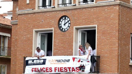 EL AMBIENTE EN LA PLAZA DEL TORICO A LAS 14,00 HORAS