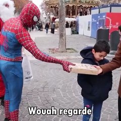 Des super-héros viennent en aide aux Sans-abris 🥰