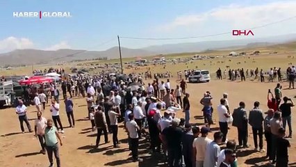 Karlıova’da "geleneksel at yarışları" düzenlendi