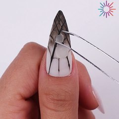 Realistic spider nails! 🕷️🕸️