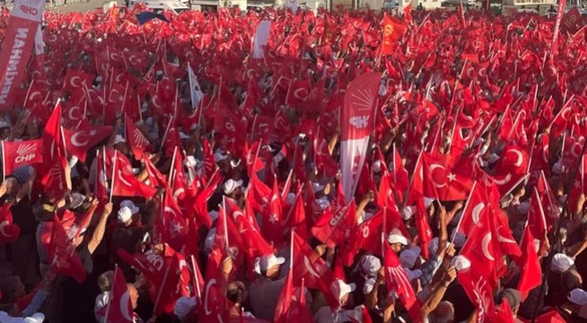 Malatya'da mahşeri kalabalık: Sıcağa aldırmadılar, demokrasi için alanlara koştular