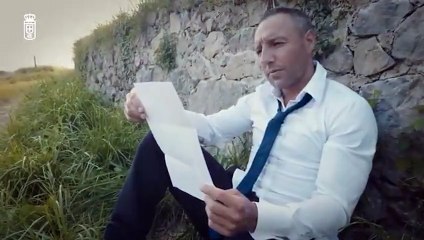 Santi Cazorla anuncia su renovación con el Oviedo