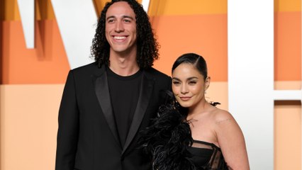 GALA VIDEO - Vanessa Hudgens enceinte de son deuxième enfant, un an après sa première grossesse