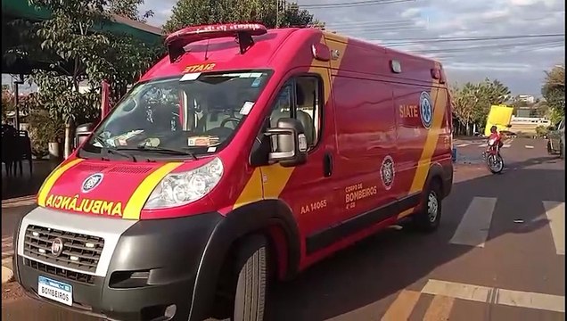 Moto e carro batem no Santa Cruz e motociclista fica ferido