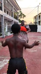 some funny 🤪 black man and some funny woman chalging video