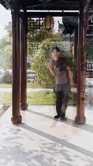 The Amnesiac President Is Being Hunted Down And Embarks On A Journey To Find His Relatives - Full Free