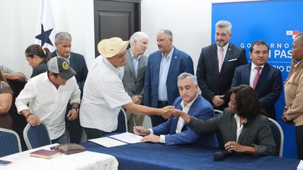 Más de una docena de gremios firman retorno a clases, pero persisten divisiones en el sector docente