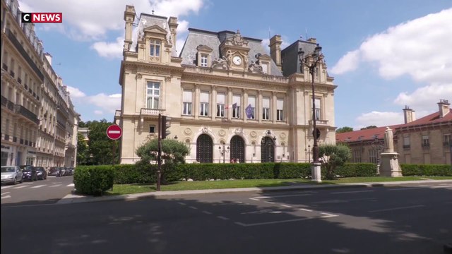 Mantes-la-Jolie : des policiers attaqués par une quarantaine d’individus après un vol de moto