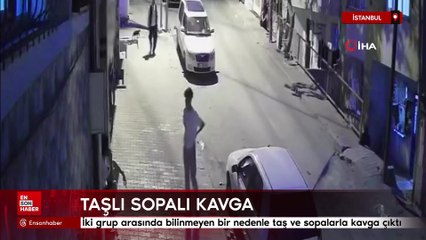 İstanbul Başakşehir'de iki grubun taşlı sopalı kavgası kamerada