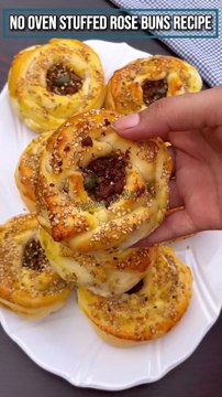 Rose Buns Recipe without Oven | Meat Rose Rolls |Dinner roll bread |keema gulab | stuffed rose bread #tastemadeworld #rosebread #rosebuns #breadroll #breaddesign #breadshape