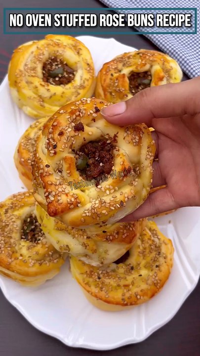 Rose Buns Recipe without Oven | Meat Rose Rolls |Dinner roll bread |keema gulab | stuffed rose bread #tastemadeworld #rosebread #rosebuns #breadroll #breaddesign #breadshape