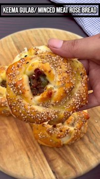 Rose Buns Recipe without Oven | Meat Rose Rolls |Dinner roll bread |keema gulab | stuffed rose bread #tastemadeworld #rosebread #rosebuns #breadroll #breaddesign #breadshape