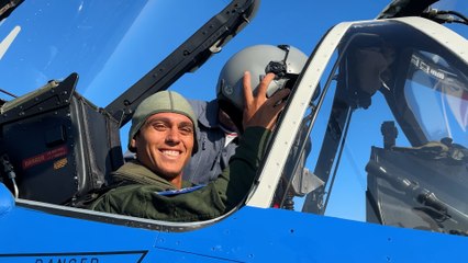« C'est incroyable » : le surfeur Kauli Vaast embarque avec la Patrouille de France pour le défilé du 14 juillet sur France 2