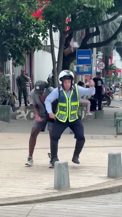 "Foreign Funny Fails | ضحك بدون توقف!"FunnyStreet #LOLReaction