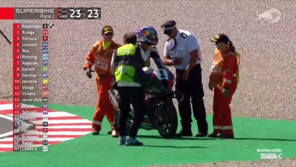 Birincilik sonrası kelepçeyle kutlama! Toprak Razgatlıoğlu’ndan şampiyonluk sonrası polise yakalandı