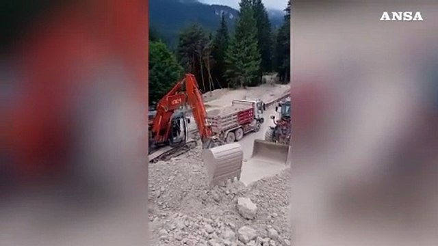 Nuova frana sull'Alemagna, bloccata la strada per Cortina