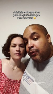 Je lui fais croire que c’est pour une photo alors que c’est une vidéo 🤣 #humour #couple #Couplegoals #parodie #comedie #acting