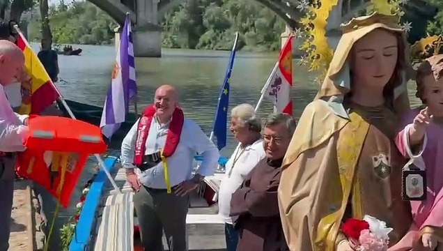 Procesión fluvial de la Virgen del Carmen por el río Pisuerga en Valladolid