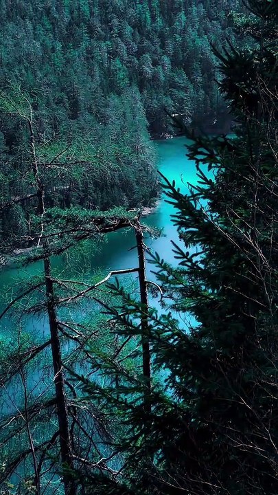 Take a moment to relax and escape into the calm beauty of nature. This serene view of lush green mountains and gentle winds brings peace to the soul and refreshes the mind. Perfect for meditation, stress relief, or just appreciating the Earth’s natural be