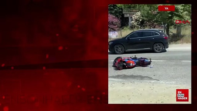 Yalova'da motosiklet sürücüsü düştüğü aracın üzerinde ambulans bekledi