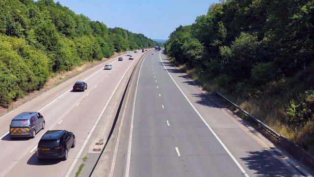 (July 2025) Watch as M54 grinds to a halt for 300-tonne delivery to Ironbridge substation