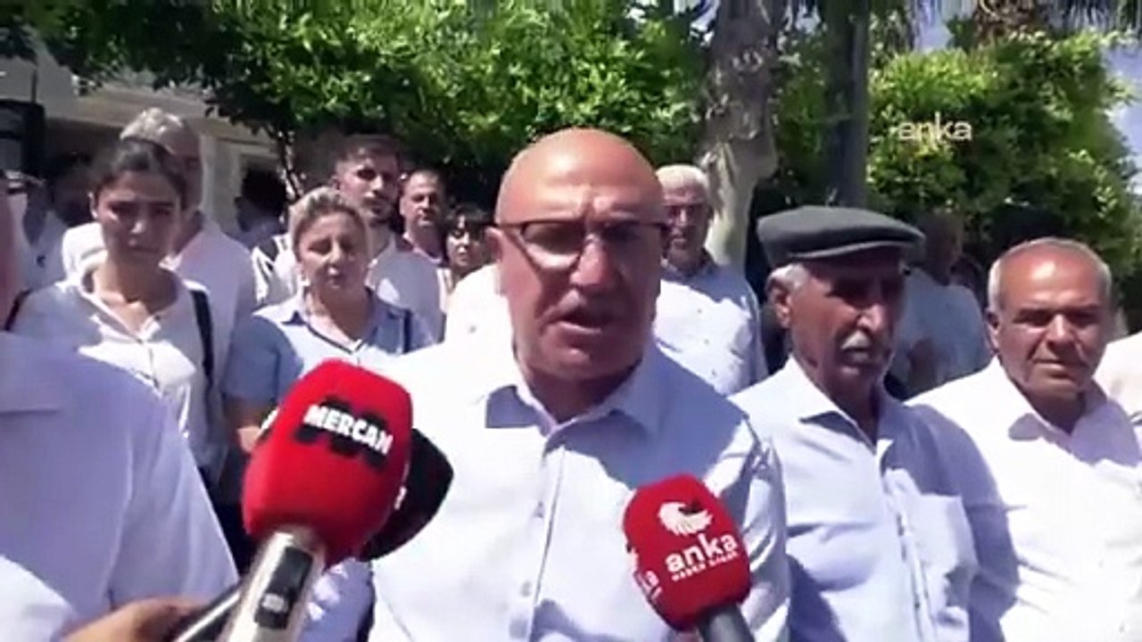 Mahmut Tanal'dan Tutdere’nin ev hapsi cezası için sıra dışı eylem: Ayağına ip bağladı