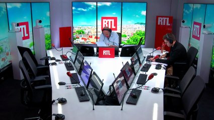 Embarquement à bord du "Vador", le nouvel avion espion de l'armée française