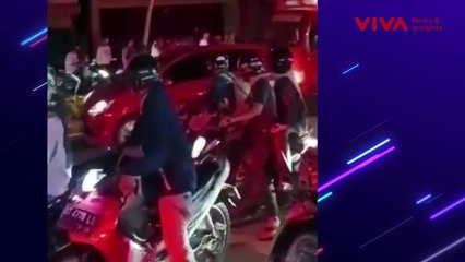 Mobil LCGC Diseruduk Damkar Gegara Halangin Jalan