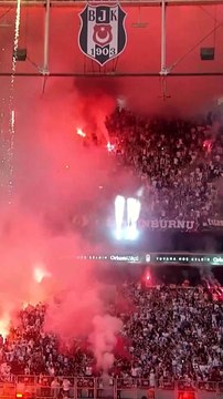 Orkun Kökçü, 20 bin taraftarın önünde sözleşme imzaladı