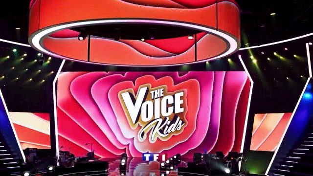 Regardez l'incroyable bande annonce pour ce Voice Kids sur TF1 avec les présentateurs et les membres de jury transformés en enfants !