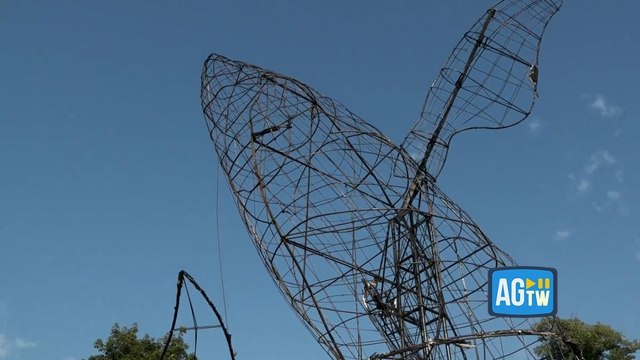 Milano, distrutta la balena della Triennale: arrestato il piromane