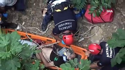 Kayalıklardan düşüp yaralanan genci kurtarmak için ekipler seferber oldu