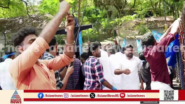'രാജിവച്ച് പോ പുറത്ത്...'; കീം പ്രതിസന്ധിയിൽ ആർ.ബിന്ദുവിൻ്റെ രാജി ആവശ്യപ്പെട്ട് KSU പ്രതിഷേധം