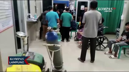 Diduga Keracunan, Puluhan Warga Dilarikan ke Rumah Sakit