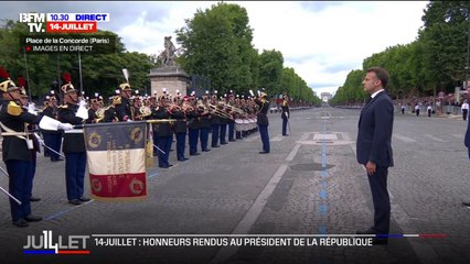 14-Juillet: la Garde républicaine joue la Marseillaise devant le président de la République