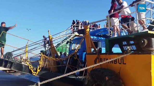 Marmara Adası açıklarında yangın çıkan feribottaki 200 yolcu 7 mürettebat, tahliye edildi