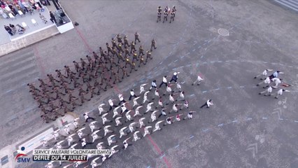 Les différentes écoles et académies défilent tour à tour