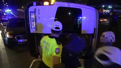 Devrilen minibüsten burunları bile kanamadan çıktılar