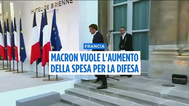 Il presidente francese Macron annuncia 6,5 miliardi di euro di spese militari aggiuntive nei prossimi due anni