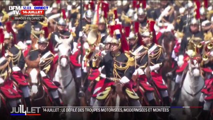 14-Juillet: la garde montée clôture le défilé des troupes sur les Champs-Élysées