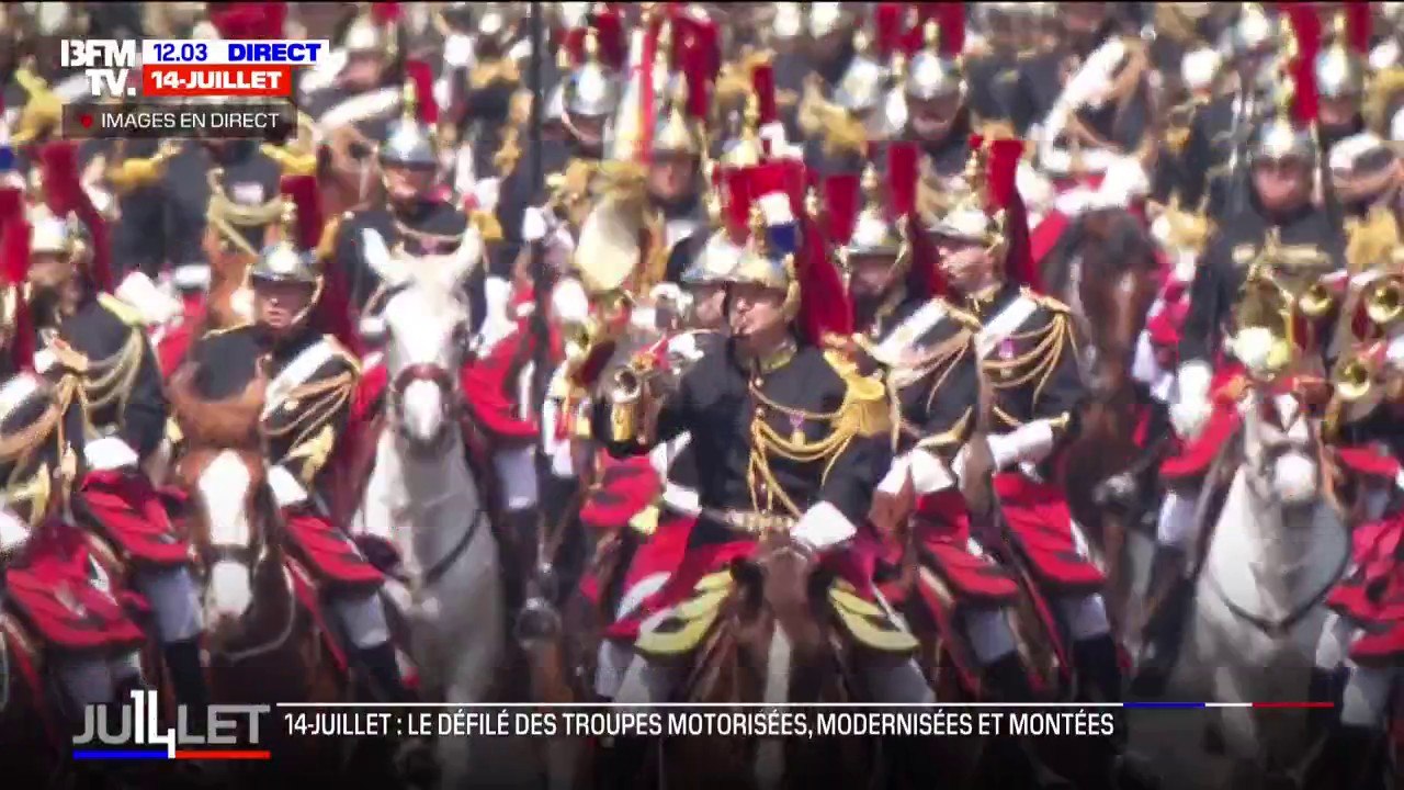 14-Juillet: la garde montée clôture le défilé des troupes sur les Champs-Élysées
