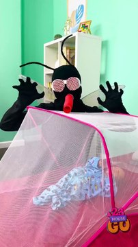 Bye-Bye, Bugs! 🦟🛡️ Genius Parent Trick to Keep Mosquitoes Away! #smart