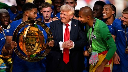 Trump se salta el protocolo, ignora a Infantino y es abucheado por el público