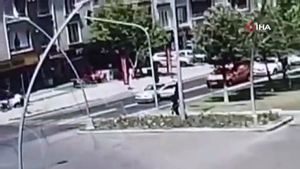 Trafikte niye yavaş gidiyorsun kavgası kamerada!