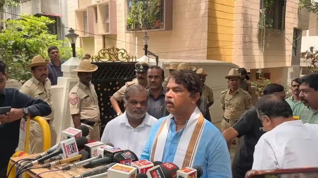 ಬಿ ಸರೋಜಾದೇವಿ ಅವರ ಕೊಡುಗೆ ಸ್ಮರಿಸಿದ ಆರ್ ಅಶೋಕ್#bsarojadevi #sandalwood #rashok #malgudiexpress #malgudinews #news #TopNews| Subscribe | Comment | Like | Share |